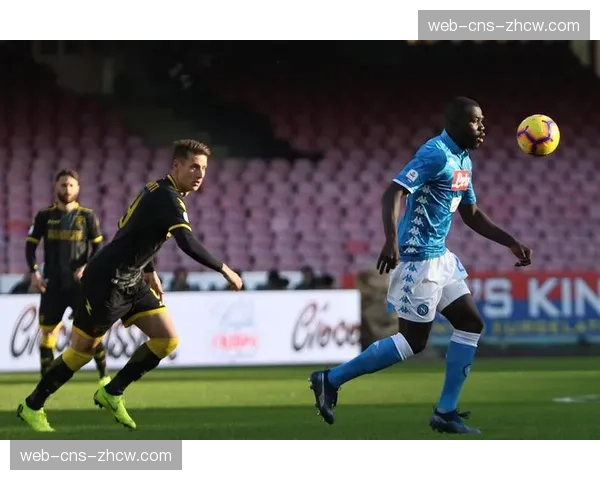 现场直击：弗罗西诺内门将快速手抛球策动进球，转换仅用四脚传递