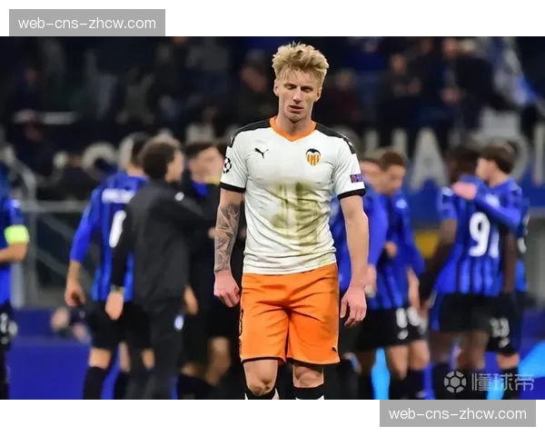 科隆俱乐部对一名在社交媒体发布种族主义言论的季票持有者提起法律诉讼 科隆俱乐部对一名在社交媒体发布种族主义言论的季票持有者提起法律诉讼